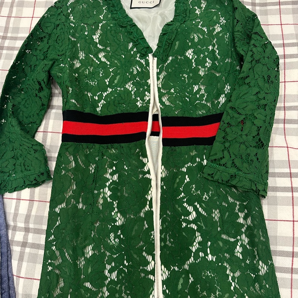 Gucci Emerald Lace Dress with Red Accents - Picture 4 of 16